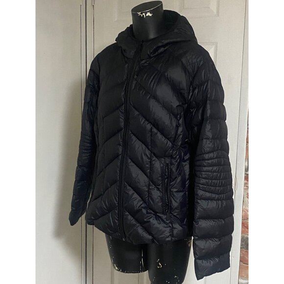 BCBG Ultra LIghtweight Packable Down Hooded Jacket in Black Size XL - Picture 4 of 6